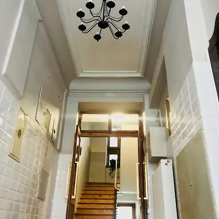 Studio Z Ogrodem Przy Starej Zajezdni Krakow Exterior photo