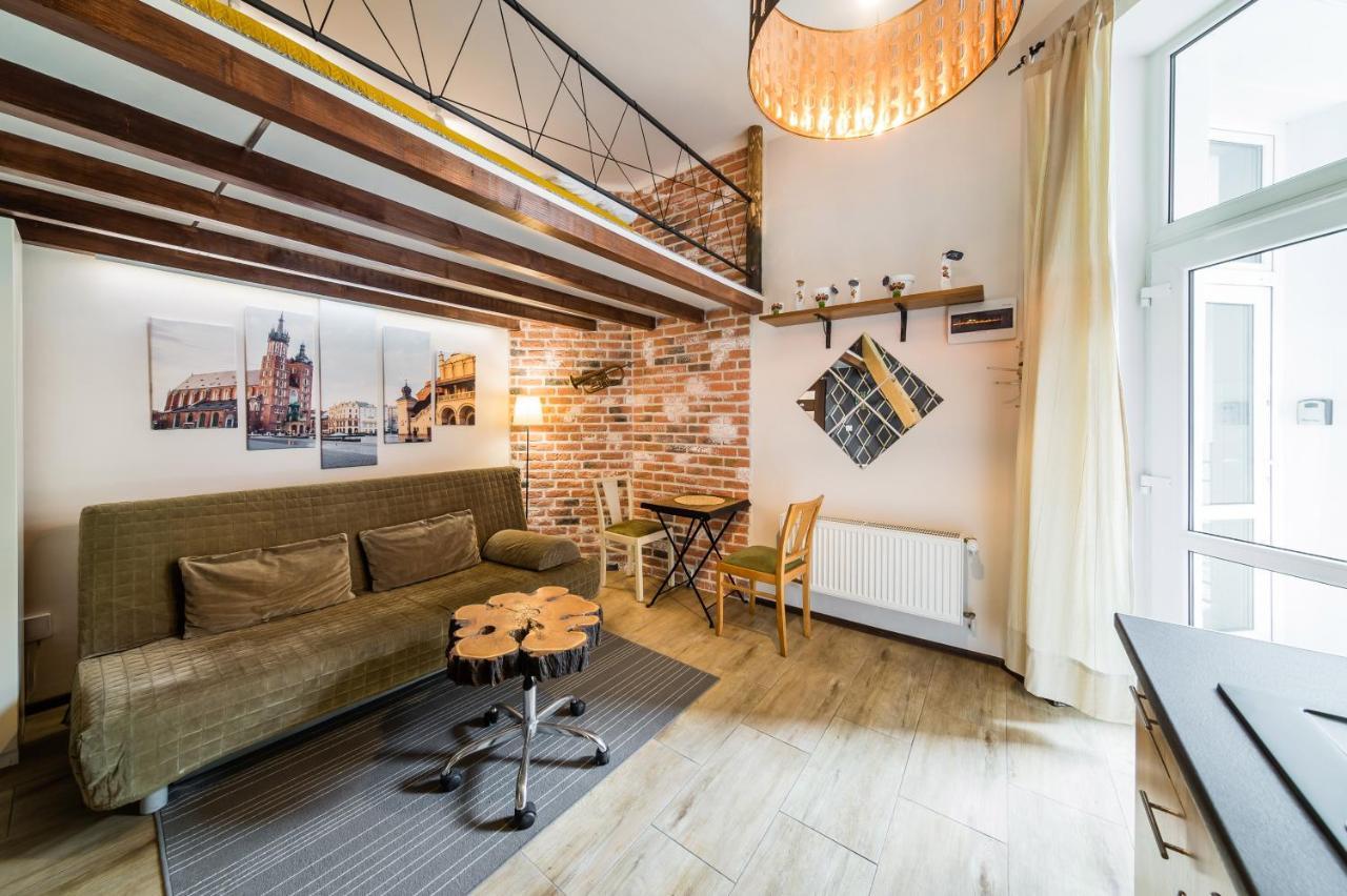 Z Ogrodem Przy Starej Zajezdni Apartment